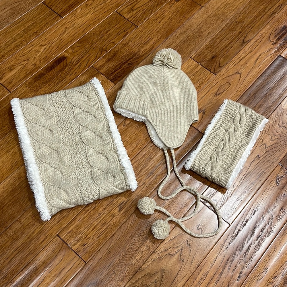 Like New Dillards Winter Hat, Neck Scarf & Head Wrap